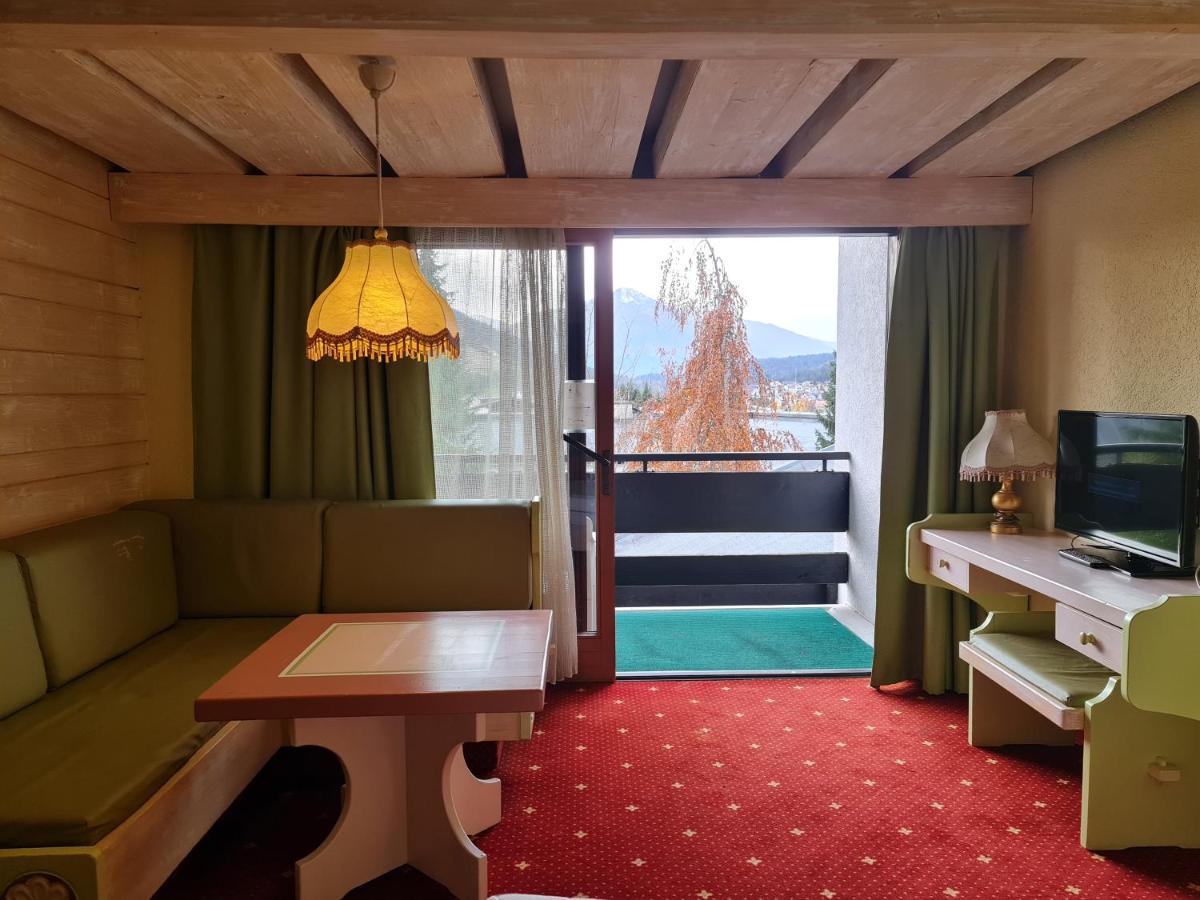 Das Kronen Hotel 蒂罗尔-泽费尔德 外观 照片